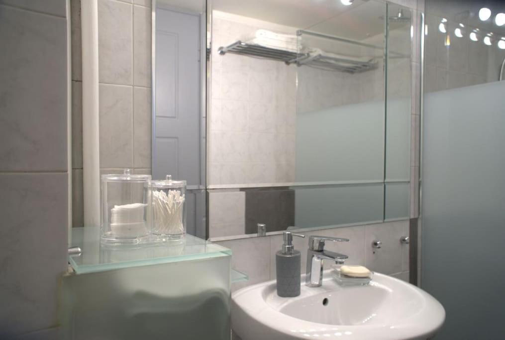 Artistico Two-Bedroom Apartment In Kolonaki Aten Exteriör bild